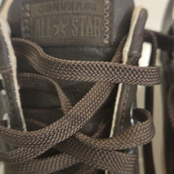 Brown Leather Chuck Taylor Mens Size 6 Low-Top Sneakers with Canvas Texture - Picture 4 of 7